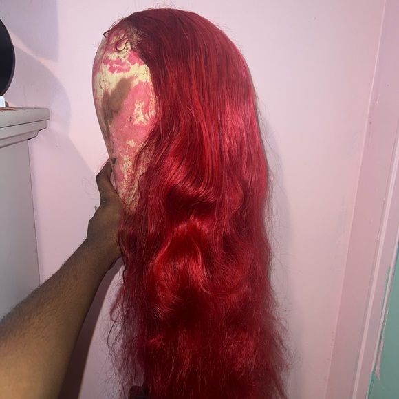 Red wig - Picture 3 of 6